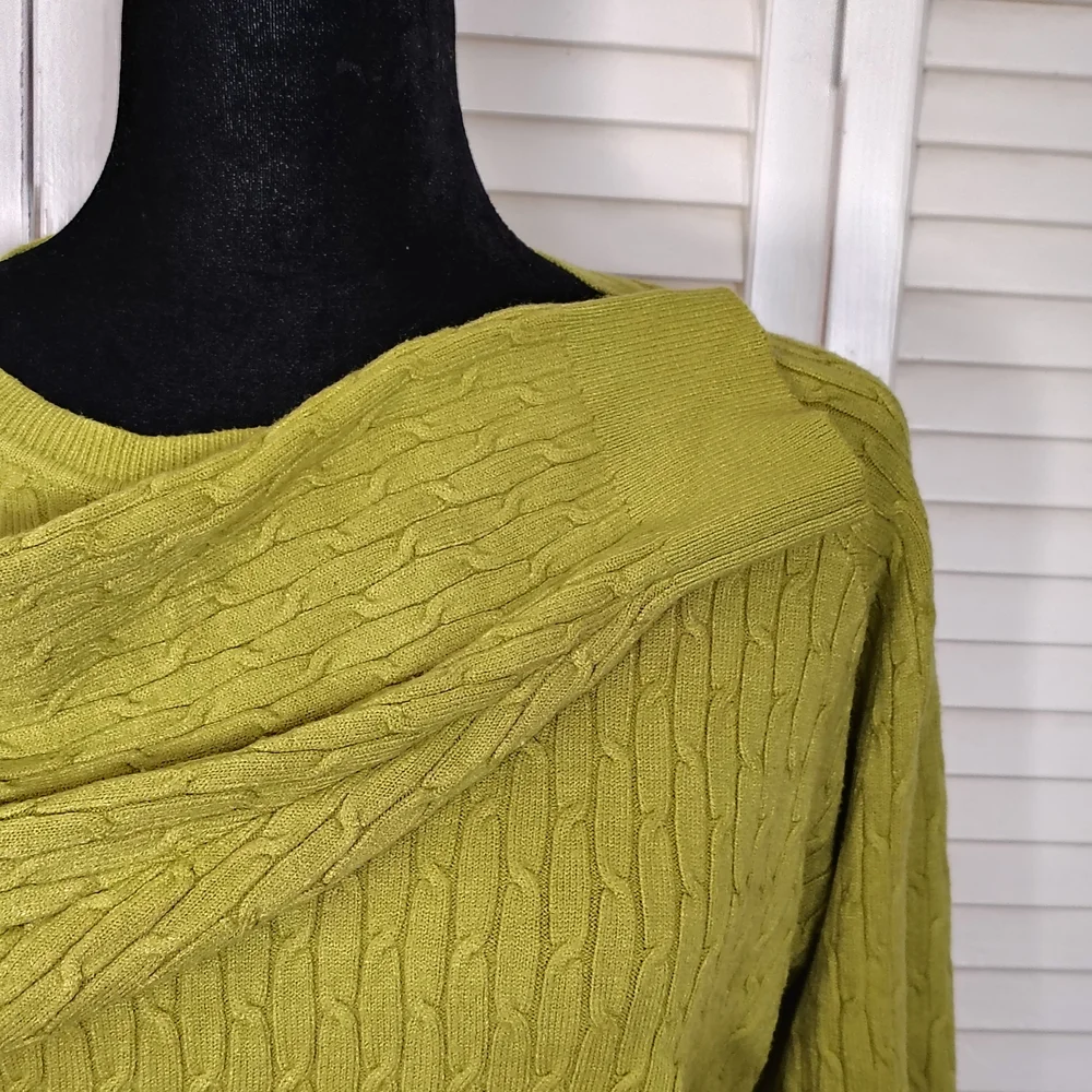 Daisy Green Cable Knit Sweater & Leggings Set Size L – Like New